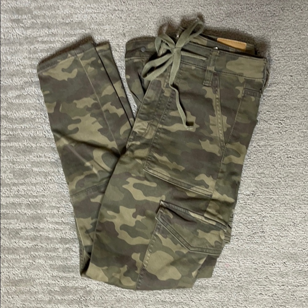 American Eagle Camo Jean